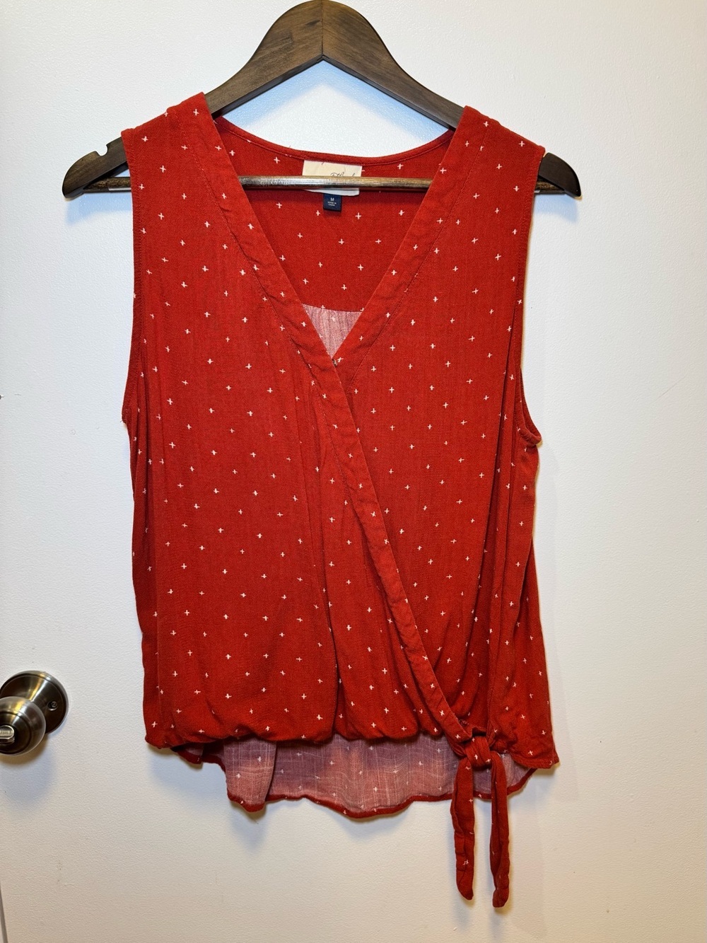 Universal Thread Red Sleeveless Wrap Tank with White Star Print